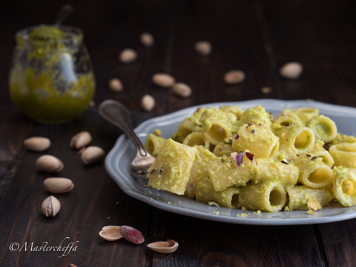 Pasta al pesto di pistacchi