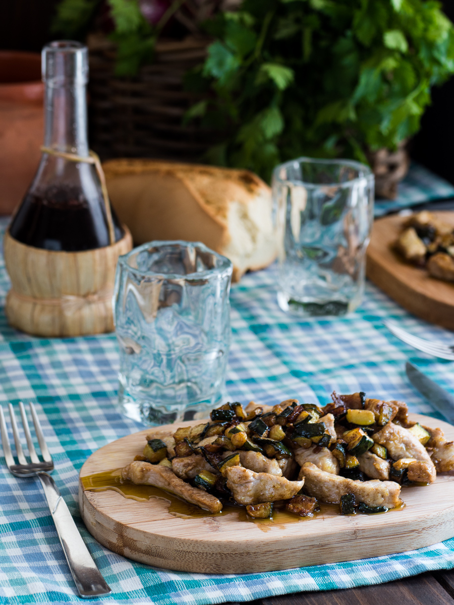 Straccetti di maiale e zucchine gustosi