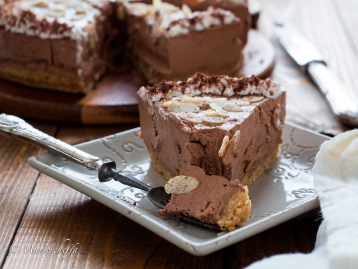 Torta allo yogurt cioccolato e mandorle