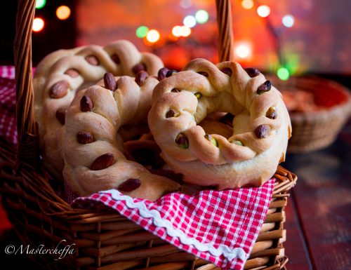 Cuccidati di pane, ricetta siciliana tradizionale