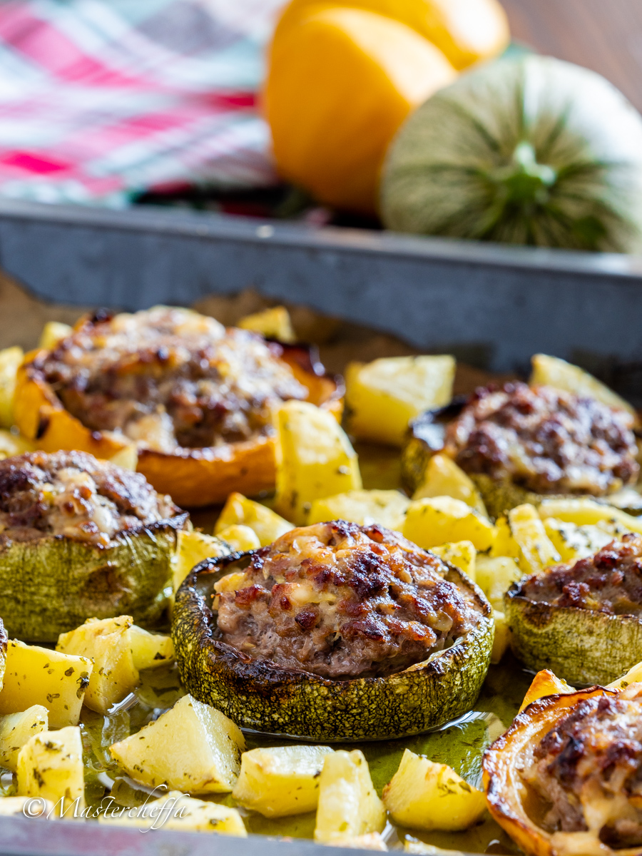 Zucchine tonde ripiene di carne al forno, ricetta piatto unico estivo