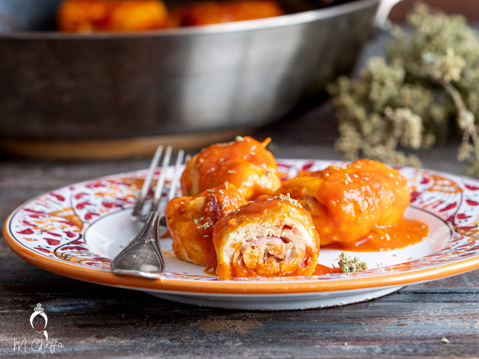 Involtini di pollo al sugo morbidissimi dal cuore filante Mastercheffa Involtini di pollo al sugo morbidissimi dal cuore filante Mastercheffa