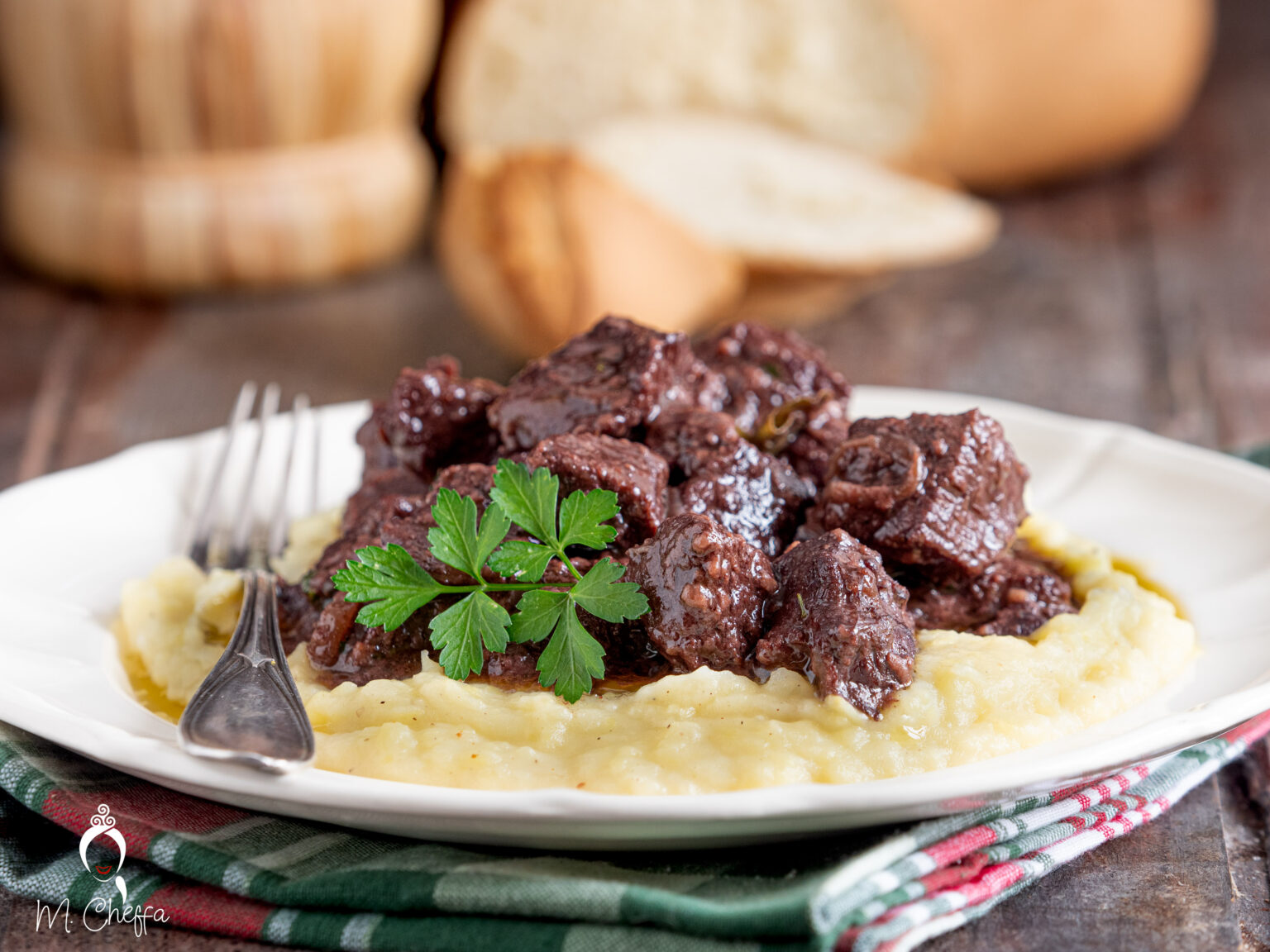 Spezzatino Di Cinghiale Al Vino Rosso Cremoso, Ricetta Tradizionale