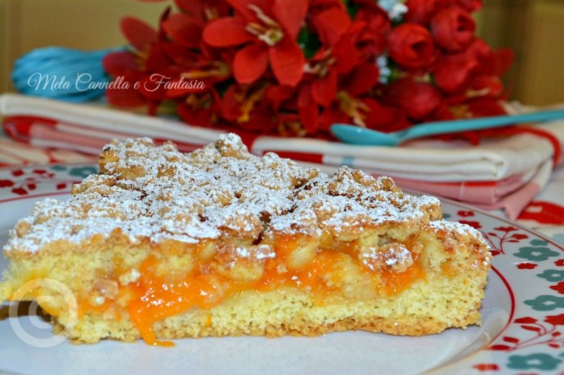 Sbriciolata di albicocche e marmellata – ricetta facile
