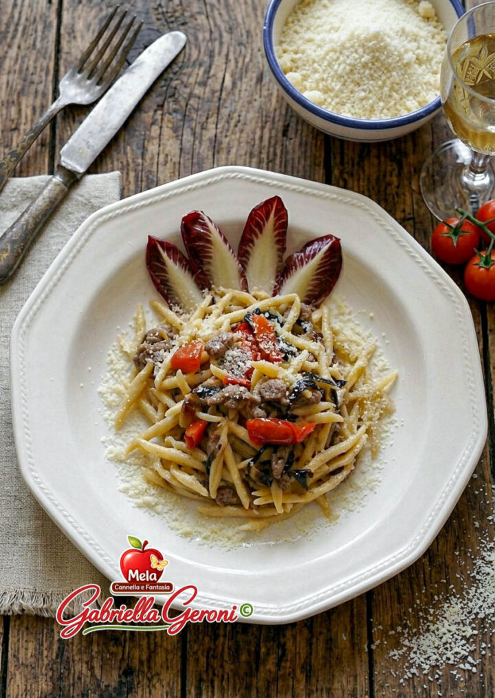 trofie radicchio salsiccia e pomodorini