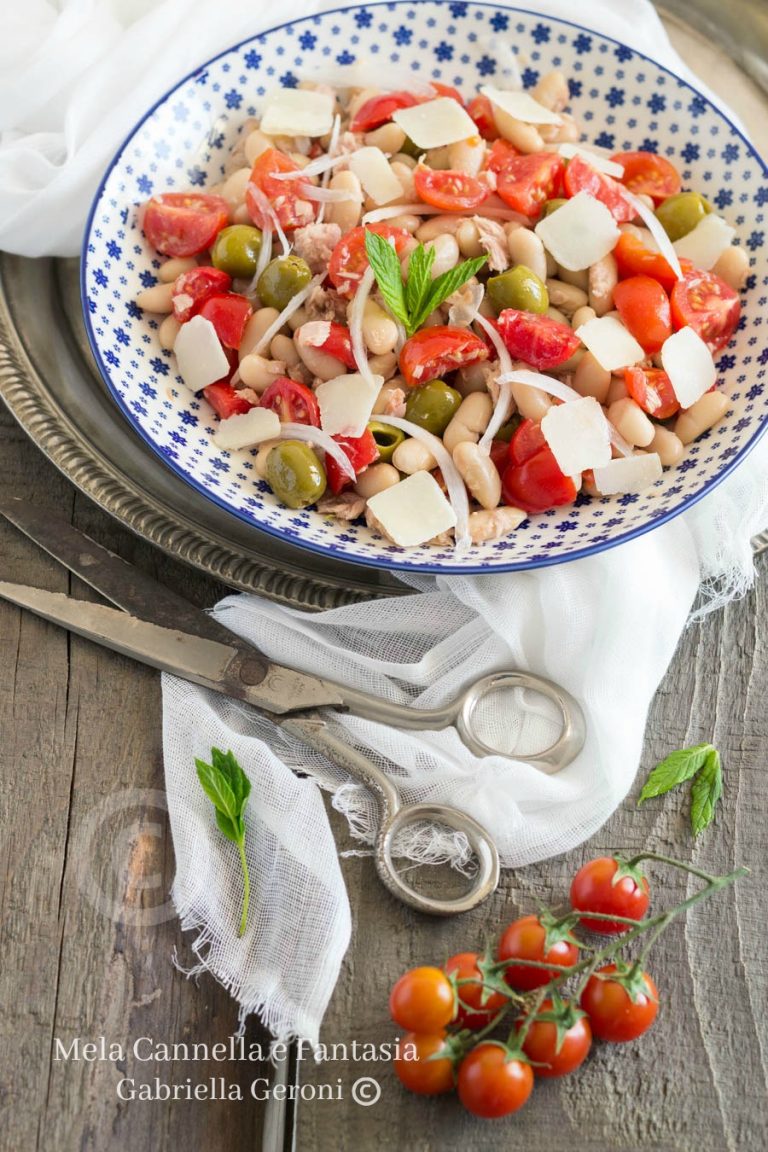 Insalata Di Fagioli Cannellini Con Tonno Cipolla E Pomodorini