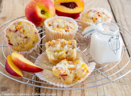 Muffins alle pesche senza burro e senza latte morbidissimi