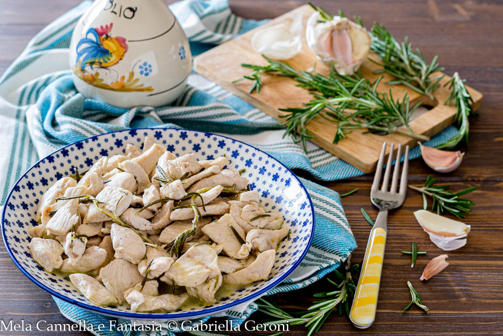 pollo al rosmarino in umido