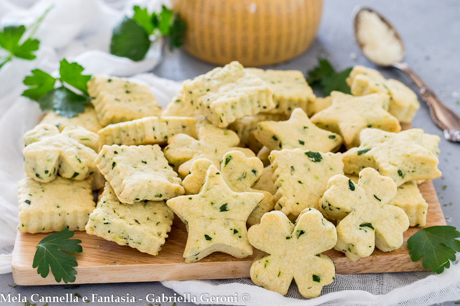 Frollini salati ricetta per aperitivi e buffet