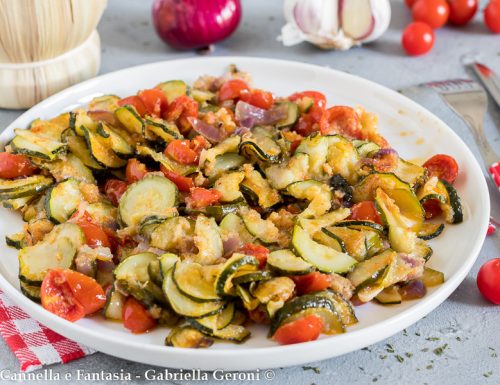 Zucchine e pomodorini gratinati al forno, contorno facile e veloce