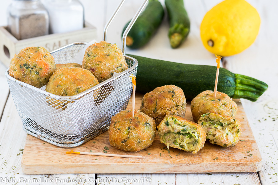 Polpette di salmone e zucchine morbide e sfiziose