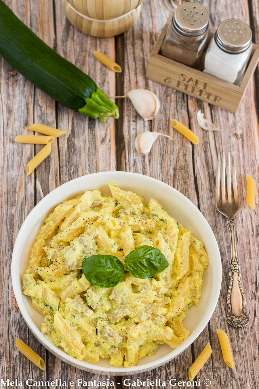 pasta al forno bianca con salsiccia