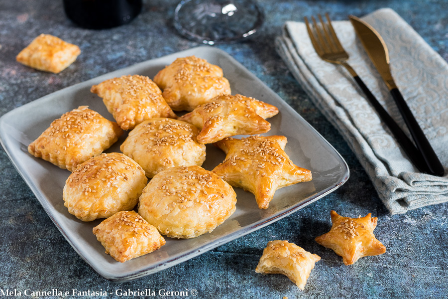 rustici di sfoglia con salmone