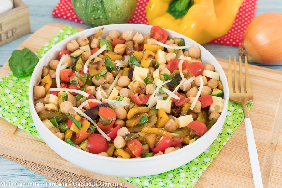 Insalata di ceci con verdure grigliate facile veloce e gustosa