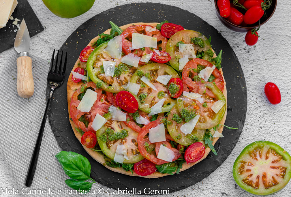 pizza fredda con pomodoro
