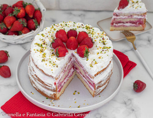 Torta panna e fragole senza pan di spagna