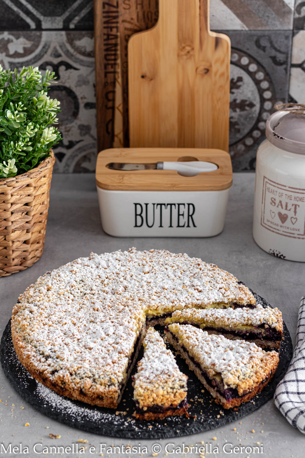 sbriciolata crema e marmellata di mirtilli