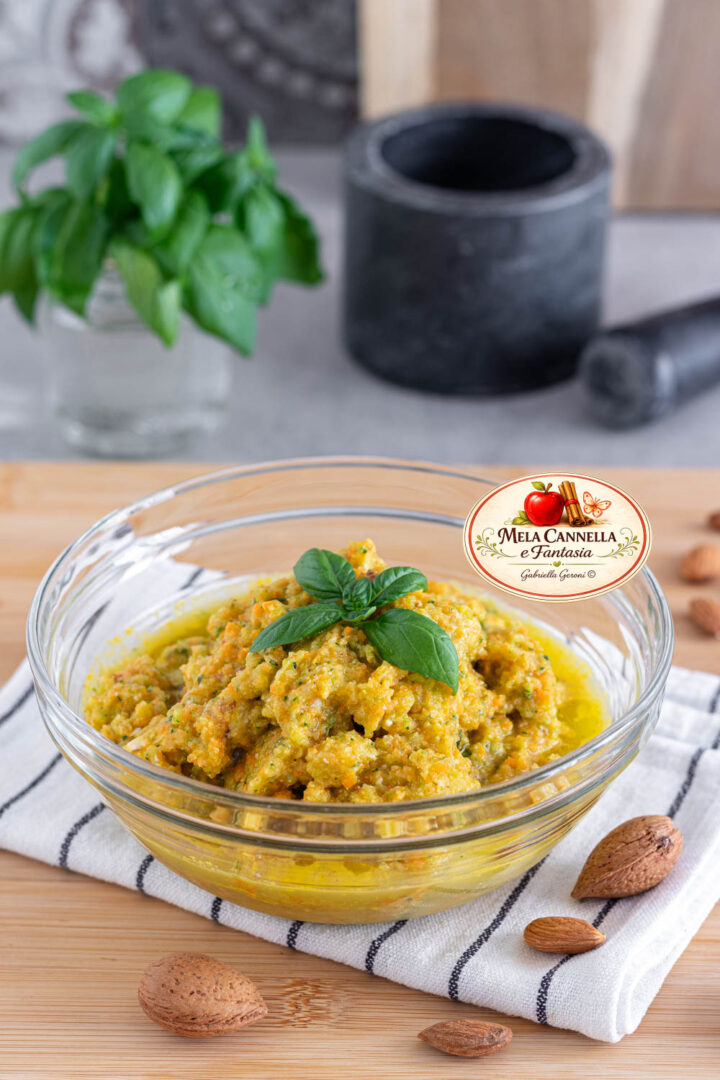 pesto carote e zucchine crude con mandorle
