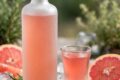 Liquore al pompelmo rosa e rosmarino