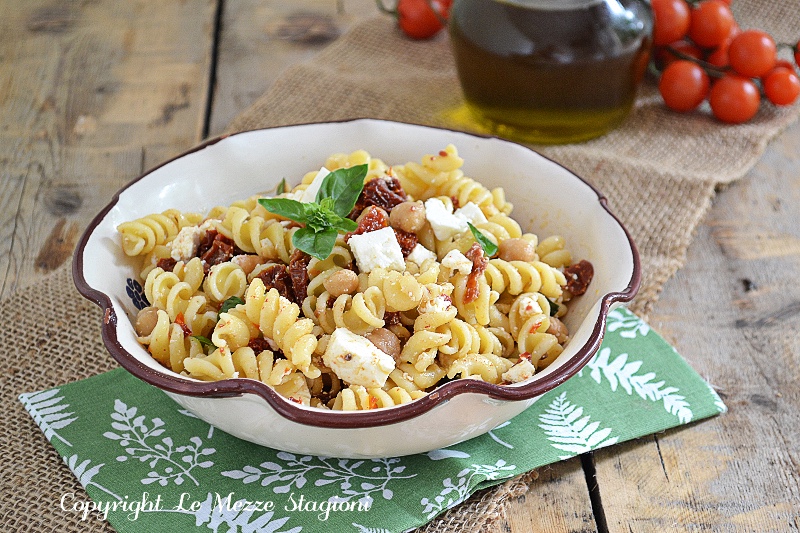 Pasta Fredda Con Ceci Pomodori Secchi E Feta Veloce E Facilissima