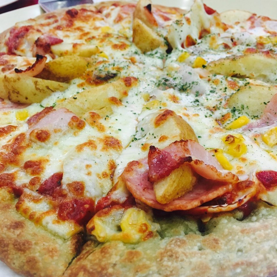 Pizza con patate e salame | Ricette Blog by Michele