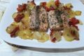 Filetti di salmone al forno con patate e pomodorini