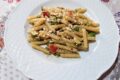 Pennette con zucchine pomodorini e pesto