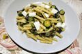 Insalata di pasta con melanzane, zucchine e mozzarella