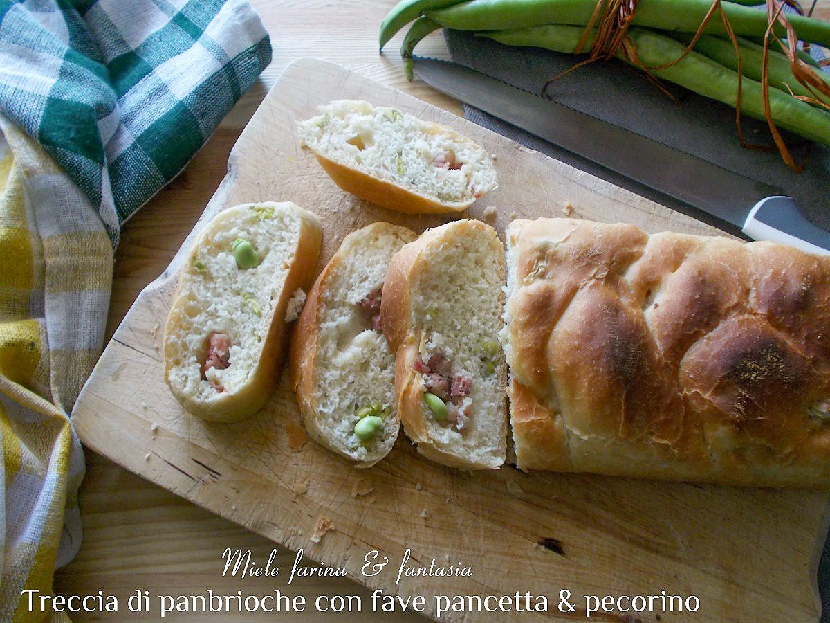 Panbrioche ripieno di fave pancetta e pecorino Miele farina & fantasia