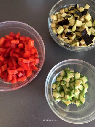 zucchine, melanmzane e peperoni