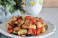 Bocconcini di pollo gratinati con pomodorini e zucchine, croccanti e sfiziosi in forno o friggitrice ad aria
