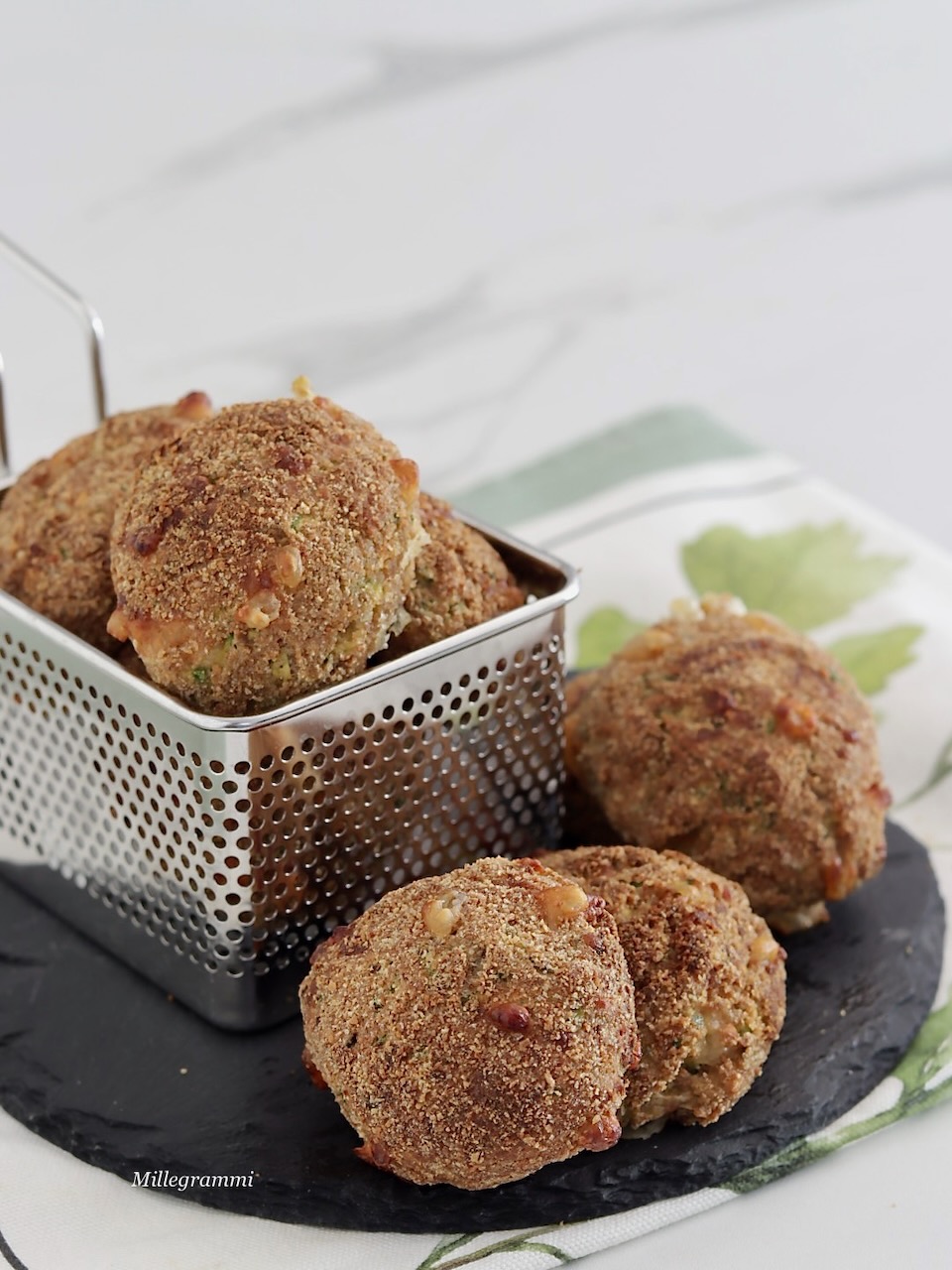 polpette di zucchine e mozzarella in friggitrice ad aria