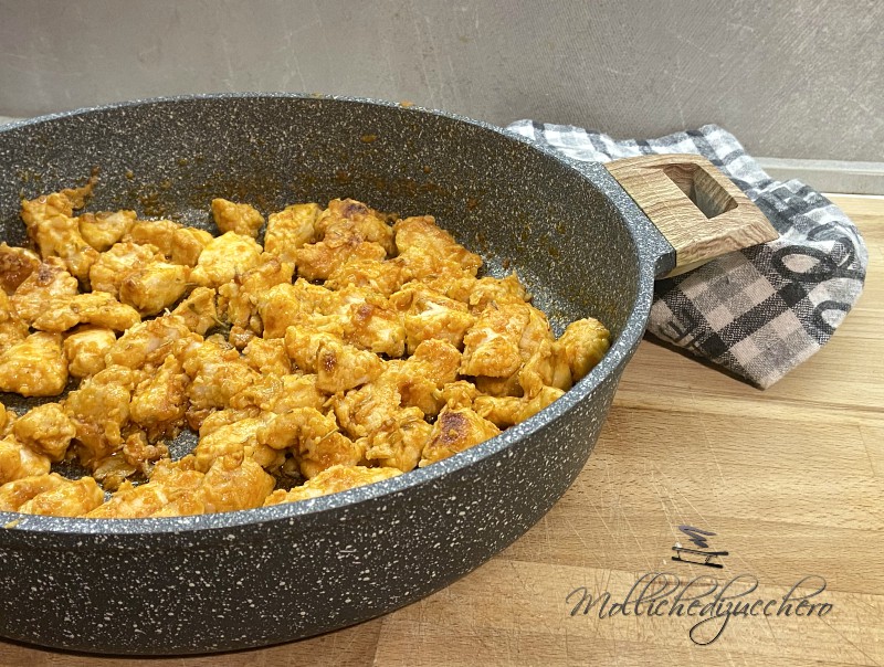 bocconcini di pollo in padella