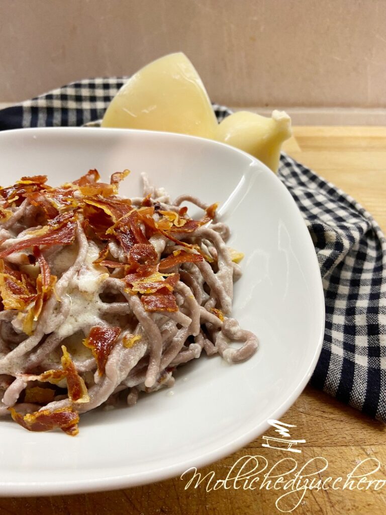 Pasta con fonduta di caciocavallo e capocollo Mollichedizucchero