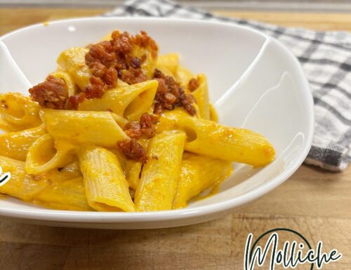 Pasta con salsiccia e peperoni ricetta cremosa