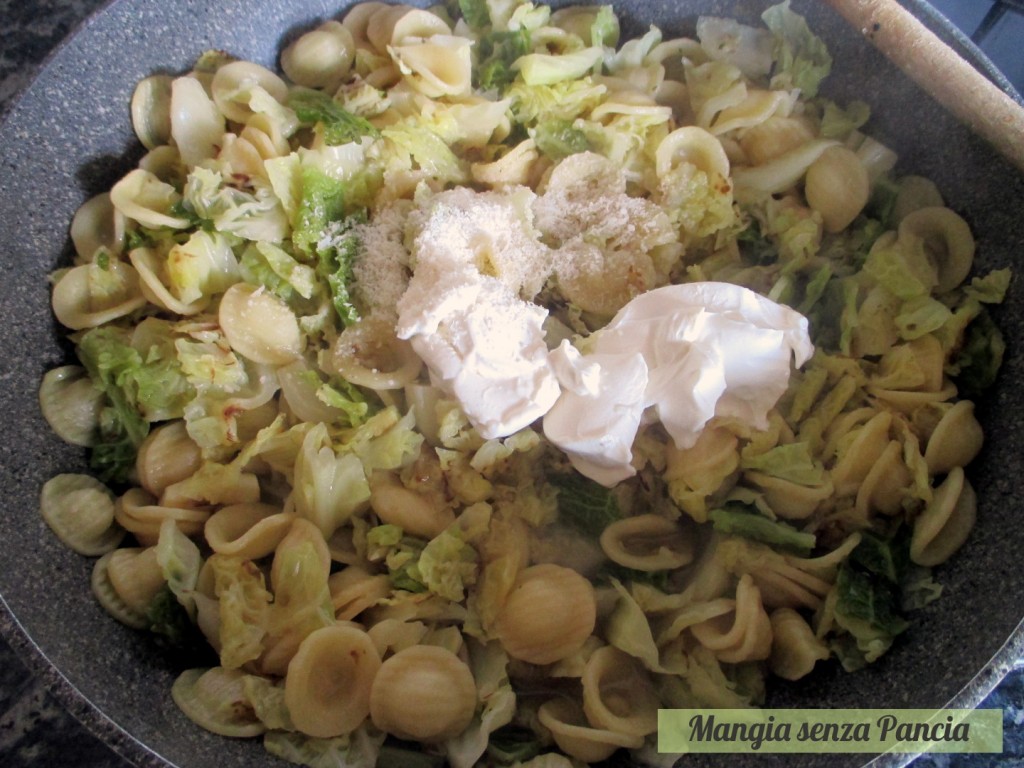 Orecchiette con verza cremose risottate, Mangia senza Pancia