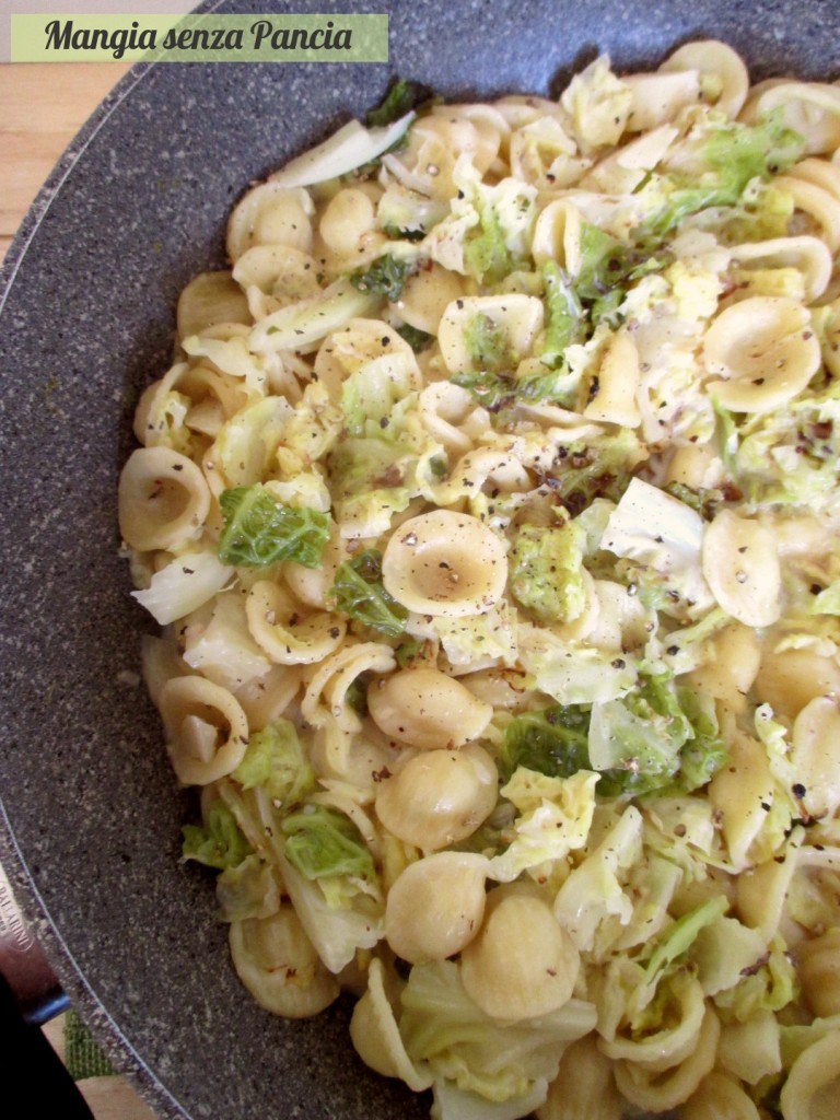 Orecchiette con verza cremose risottate, Mangia senza Pancia