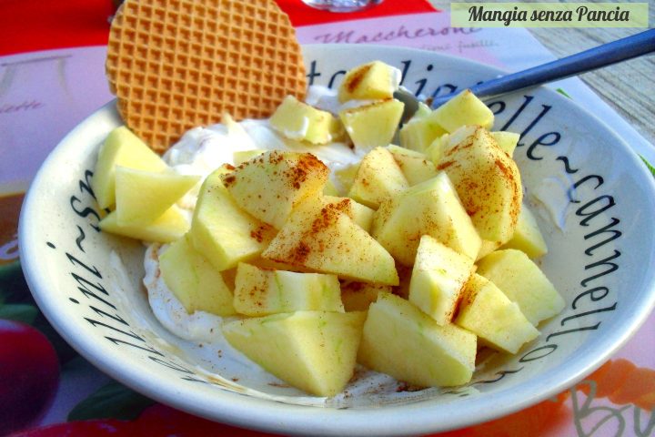 Merenda veloce mela e cannella con yogurt, Mangia senza Pancia