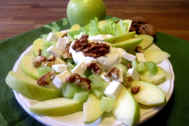 Insalata Waldorf light con feta, Mangia senza Pancia