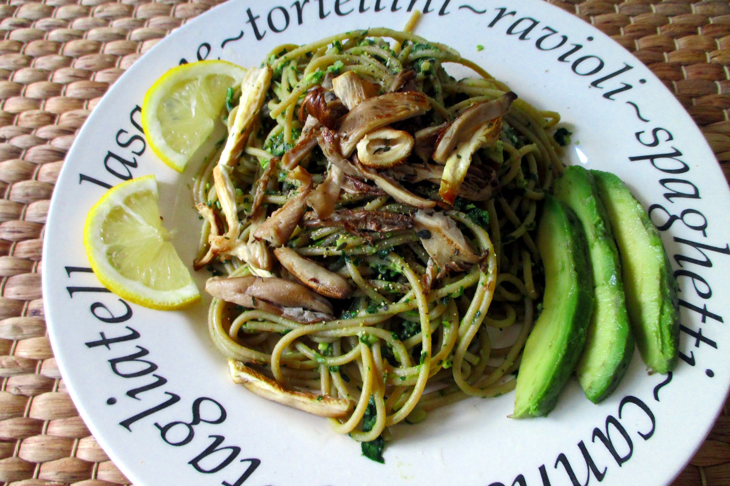 Pasta con pesto di avocado e spinaci, Mangia senza Pancia