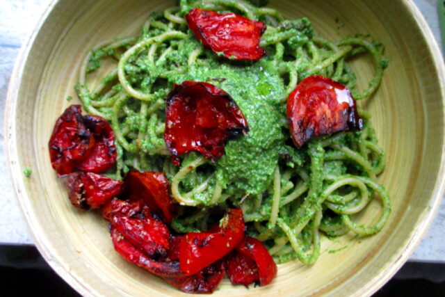 Pasta con pesto di avocado e spinaci, Mangia senza Pancia