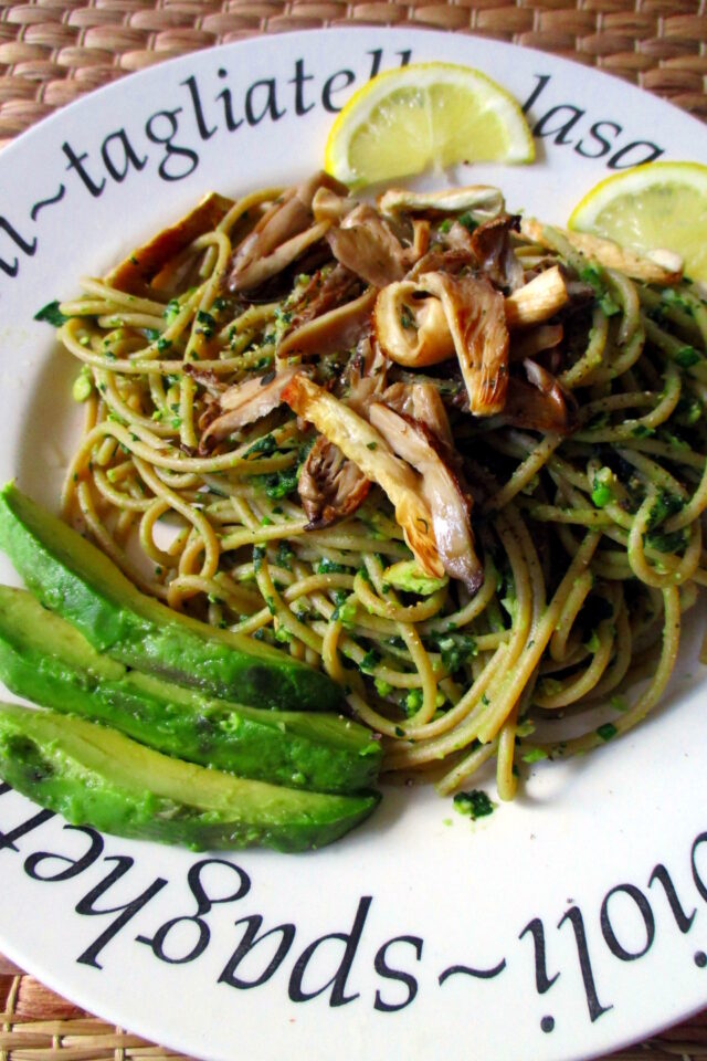 Pasta con pesto di avocado e spinaci, Mangia senza Pancia
