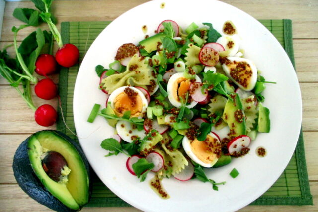Pasta fredda con verdure, uova e avocado, Mangia senza Pancia