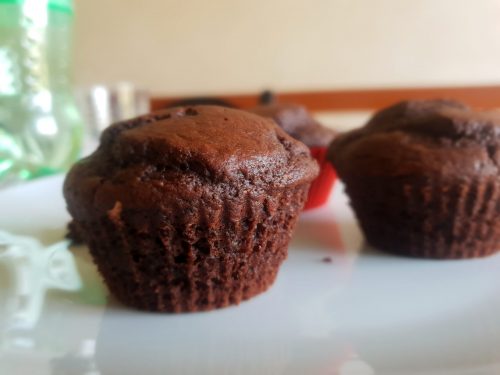 Muffin all’acqua con avena e cacao