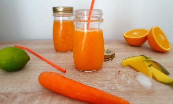 Smoothie mango e carote