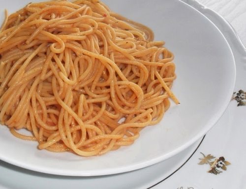 Spaghetti olio origano e pomodoro