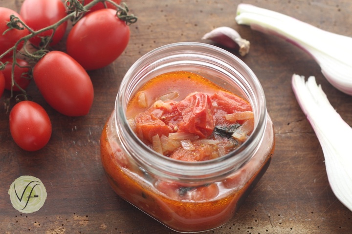 sugo di pomodoro in vasocottura al microonde