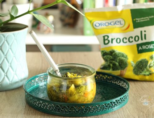 Zuppa di broccoli al curry in vasocottura