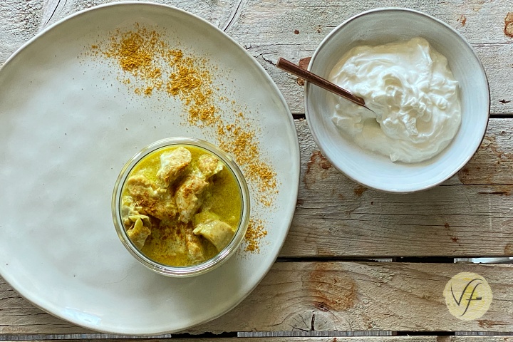 pollo al curry e yogurt greco in vasetto