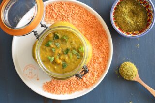 crema di lenticchie rosse speziata e zucca in vasetto cotta in vasocottura al microonde